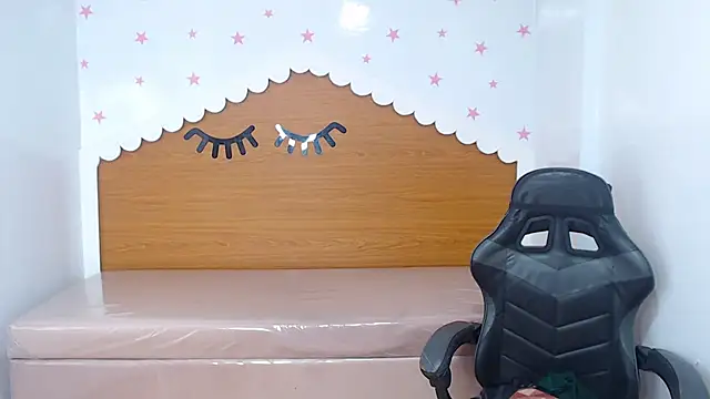 scarlett_percy_t's cam snapshot