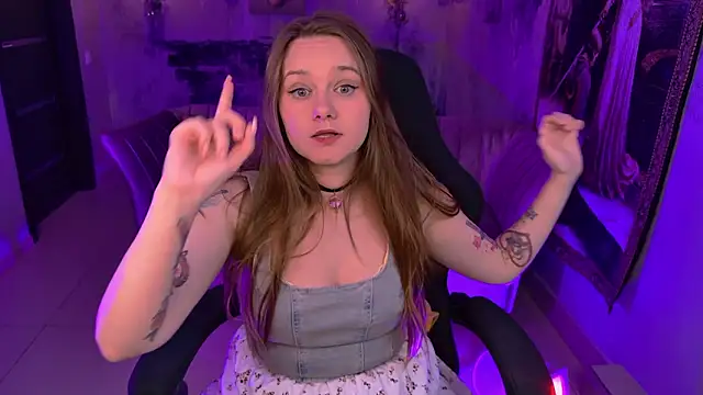 auroranelson's cam snapshot