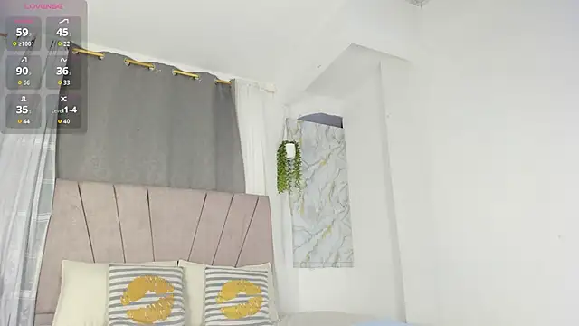 Elayha_28's cam snapshot