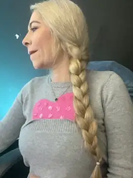 viktoria_davis_'s cam snapshot