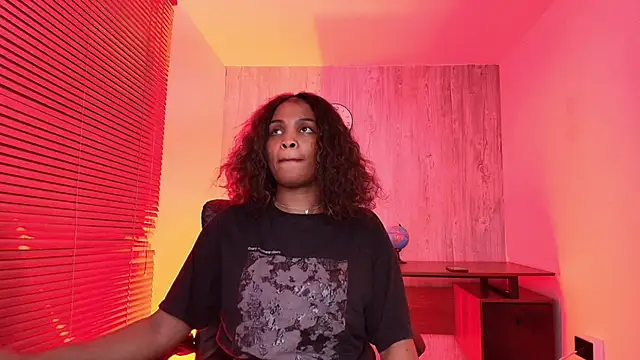 AuroraBrow's cam snapshot