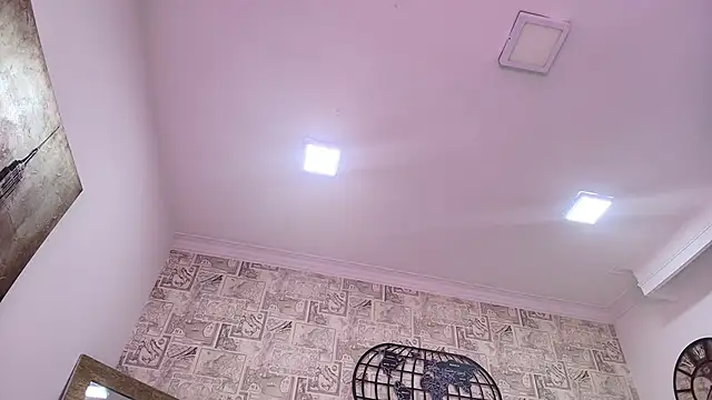 emily_clarkk_'s cam snapshot