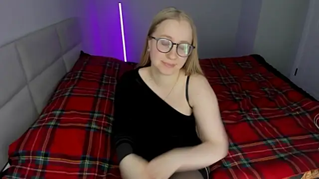 MilanaJune's cam snapshot