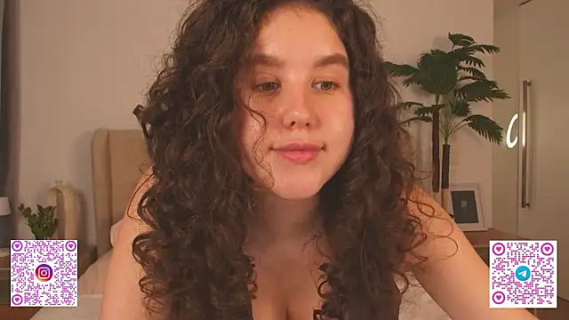 Ariella_Sol's cam snapshot