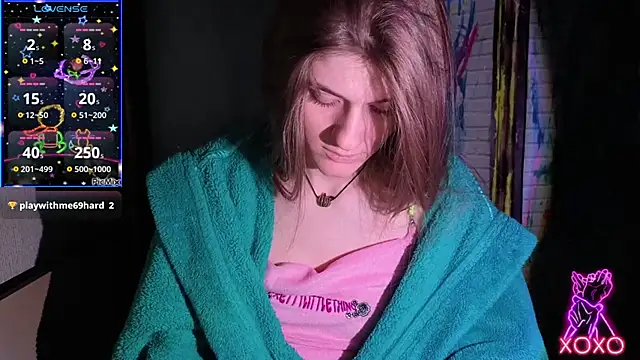 Adell_Love's cam snapshot