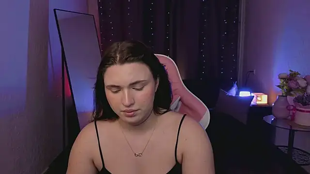 Avery_Flores's cam snapshot