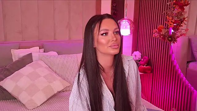 OliviaNoirr's cam snapshot