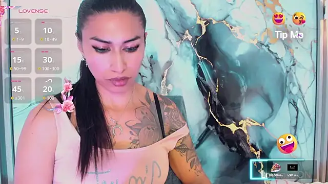 khiara_moretti live sex cam