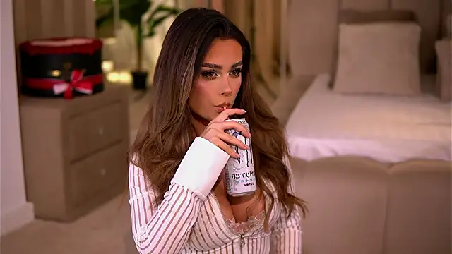 YasmineShaw's cam snapshot