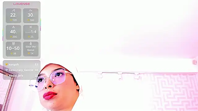 naishaa_'s cam snapshot