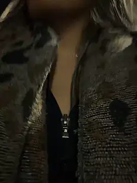 Cami_Leon2's cam snapshot