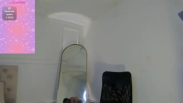 nicolvibes_212's cam snapshot