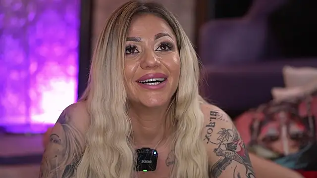 AlmaVelia's cam snapshot