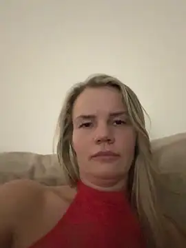 Cutebrowneyes_'s cam snapshot