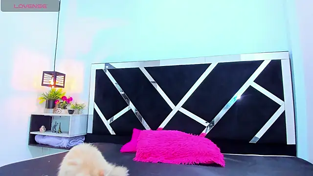 iisabella_noa's cam snapshot