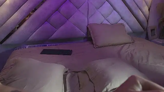 afrodita_aares's cam snapshot