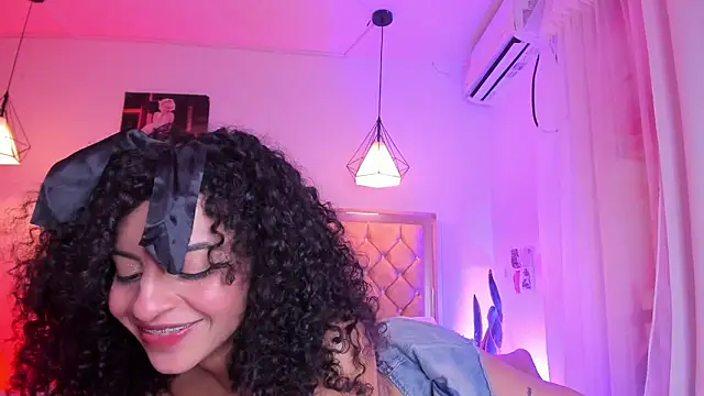 CurlyRose__'s cam snapshot