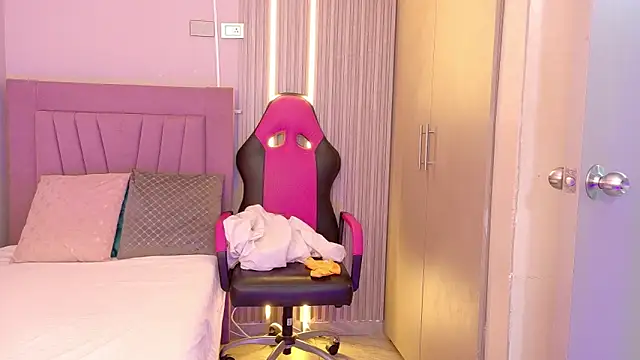 meli_peach1's cam snapshot