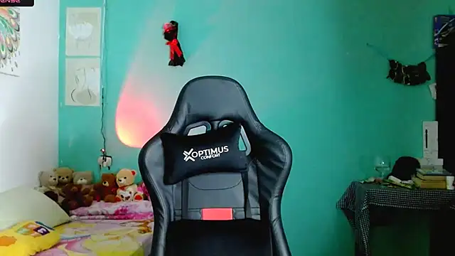 sensitive_brunette's cam snapshot