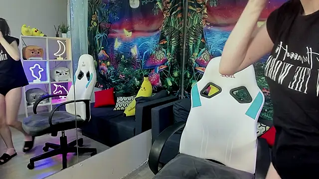 KiraDuvall live sex cam