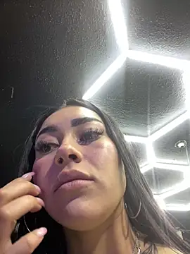 emily_24x live sex cam