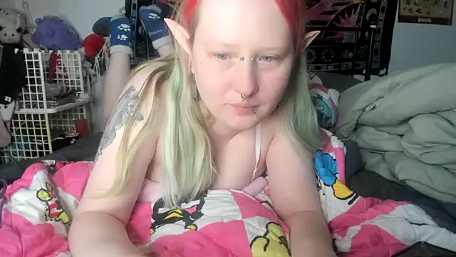 LoriCritter's cam snapshot