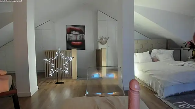 Yourhotqueeen's cam snapshot