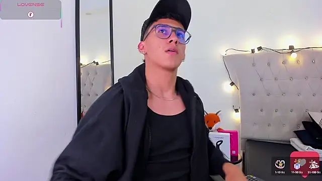 SalvadorFit live sex cam