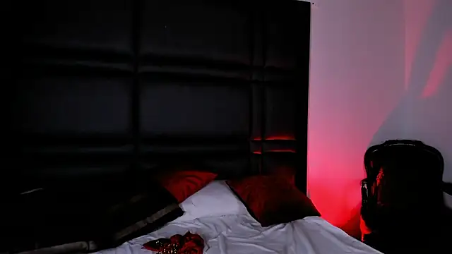 JimenaArayaa live sex cam