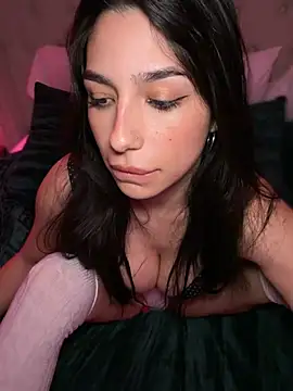 LoveLillyy's cam snapshot