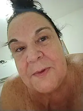 Yaya_Mineira live sex cam