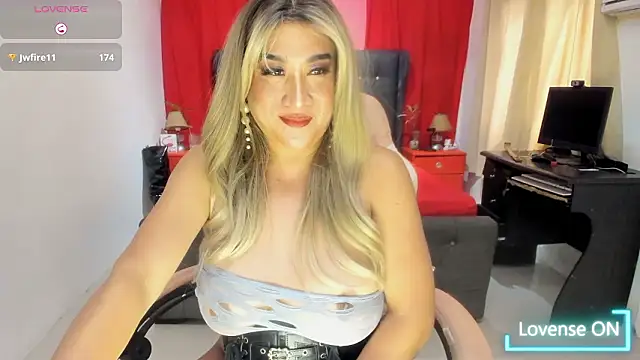 UrDreamTsMistress live sex cam