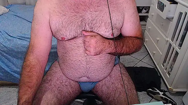 MysterBearMG live sex cam