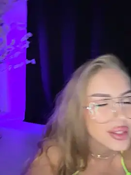 AubrieleRouj1's cam snapshot