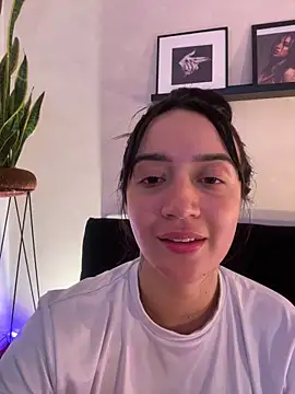 EmmyEvans1 live sex cam