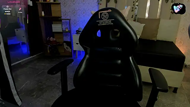 kaelwolf_tay live sex cam