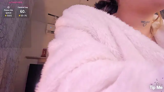 LunaBaker-1 live sex cam