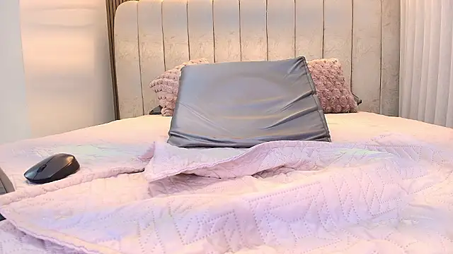 kata_hazel's cam snapshot