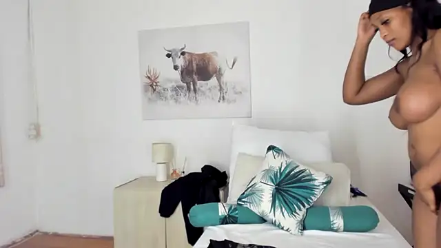 ConnieSmall24's cam snapshot