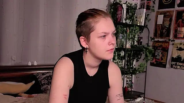 BevHanni's cam snapshot