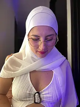 Badra_Abaid's cam snapshot