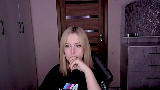 Kristy-Max's cam snapshot