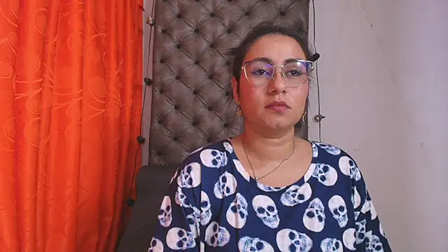 Luna021_1's cam snapshot