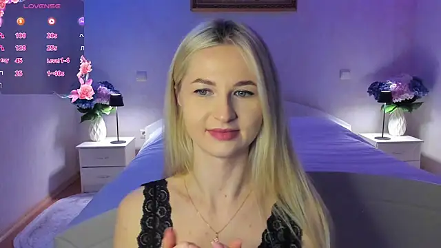 Julie_Blaze's cam snapshot