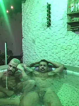 grossocalibre20 live sex cam