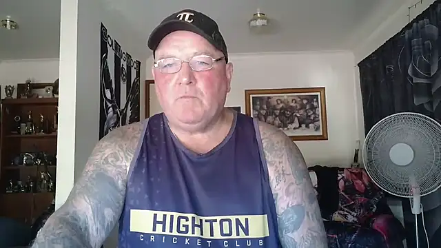 KINKYBLUEYES69 live sex cam