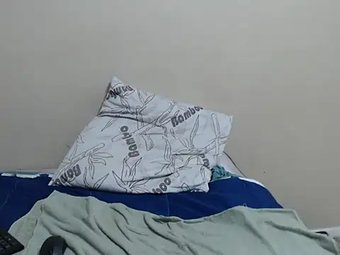 SexyLipss_'s cam snapshot