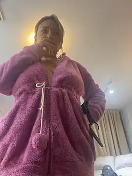 Afroditecash's cam snapshot