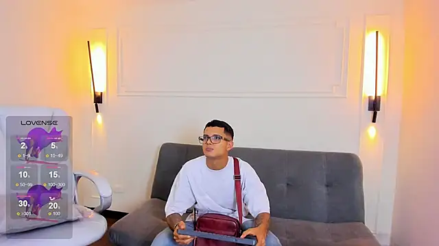 Paradise_boy_s live sex cam