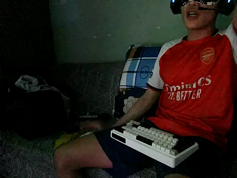 boyhigh1997 live sex cam